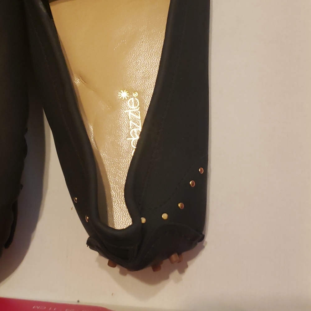 Shoes - Picture 3 of 4